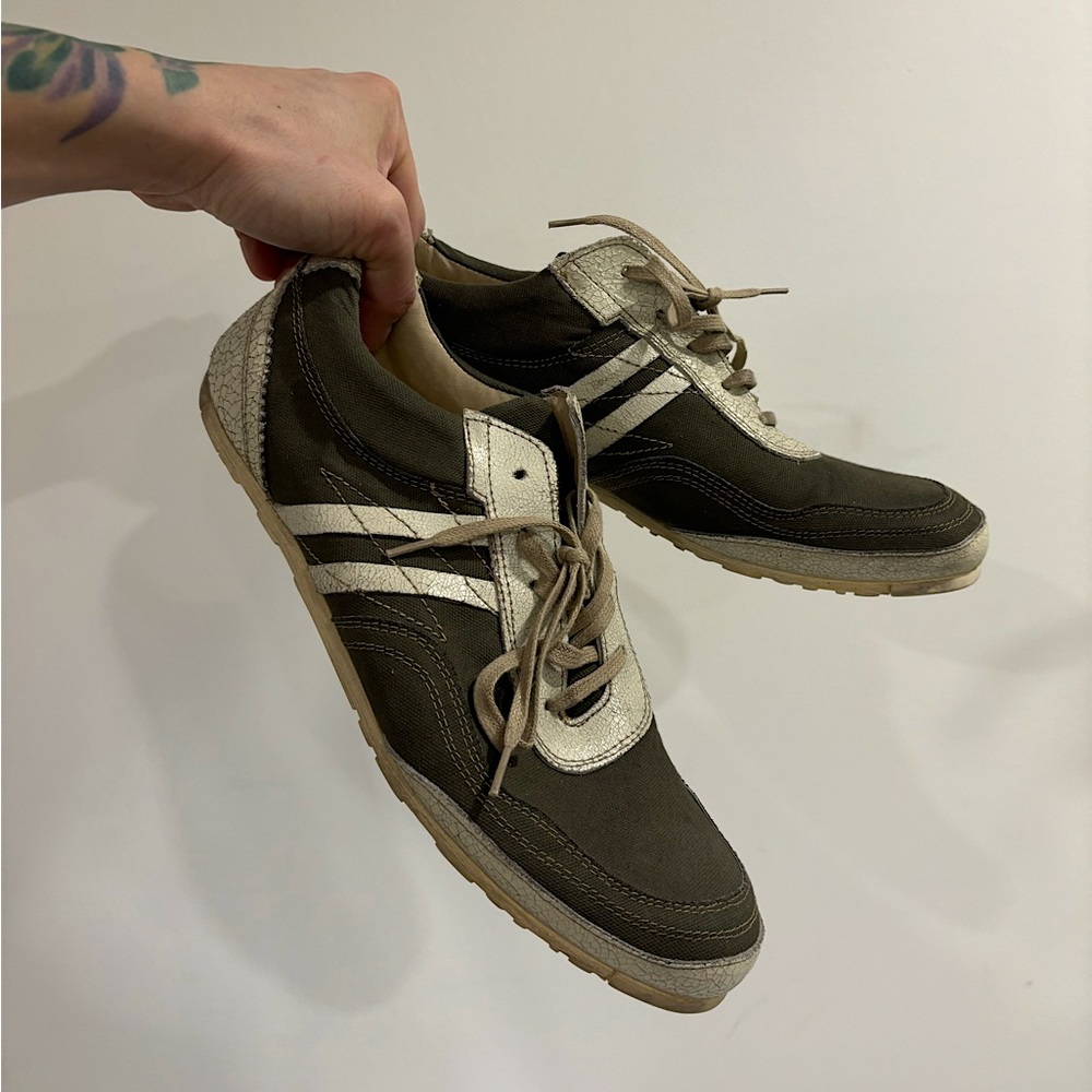Retro Olive Distressed Style Aldo Casual Shoes Size 10/10.5